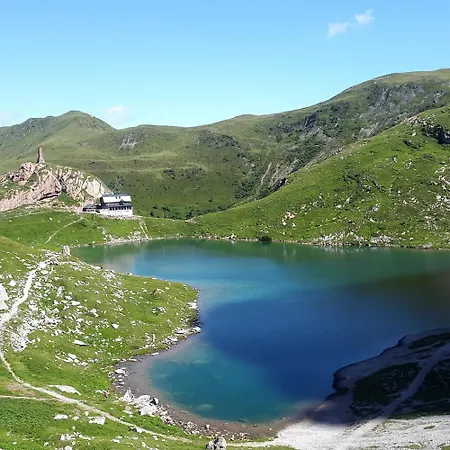 Lexahaus アパート *